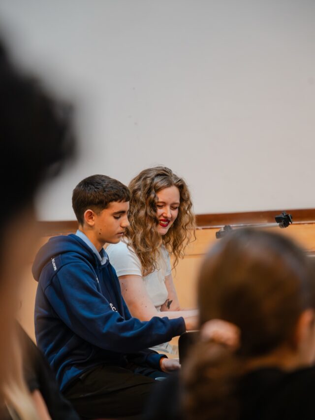 Our school outreach continued at St Christopher’s School, where the Manon Mullener 5tet delivered an interactive concert and Q&A for students. A hands-on introduction to jazz, creativity and live musicianship from one of Europe’s rising break through acts.
@manonmullener @stchrisbahrain @clockworkbh @fondationbnpp @bnpparibas @swissembassyuae 

#bahrainjazzfest #bahrain #jazz #bahrainevents #manonmullener #swissjazz

📸 @aboodio15